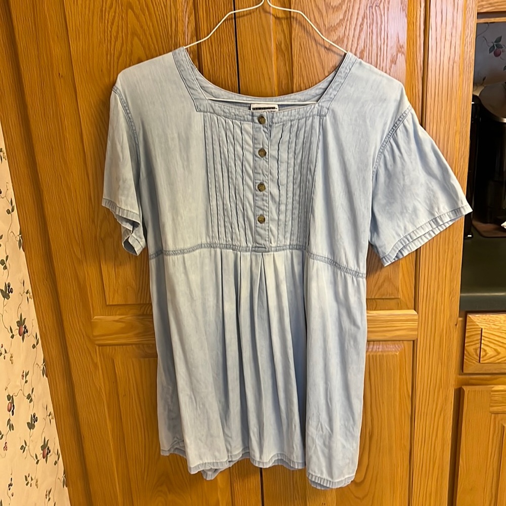 New Addition maternity light blue size large top